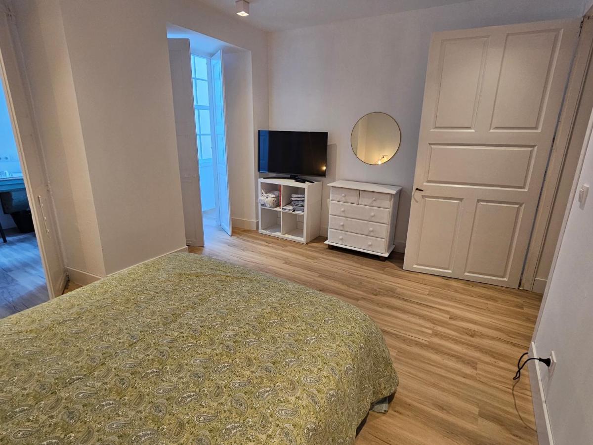 Apartamentos En El Centro - Plaza De Amboage - Wifi Ferrol Dış mekan fotoğraf
